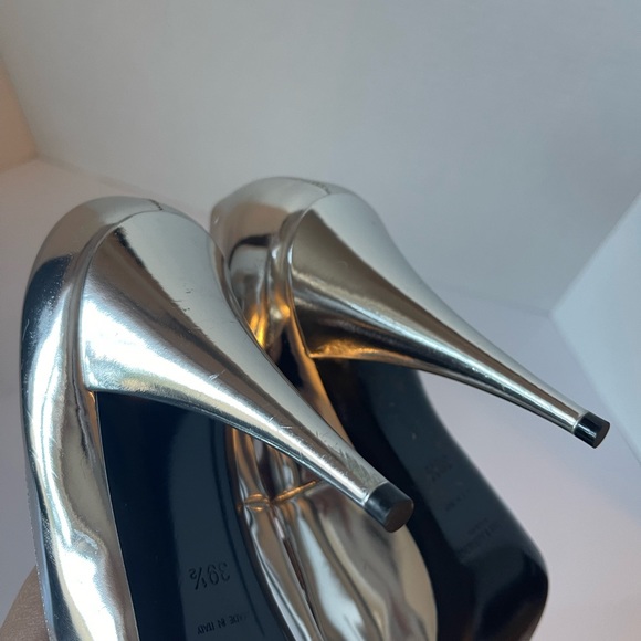 YSL mirrored silver leather pumps in size 39.5 these are stunning! - Picture 7 of 8